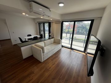 Flat en Cesar Vallejo y Arenales Altura Tip top