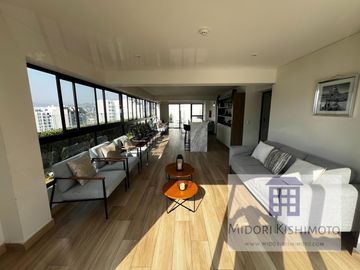 Flat en Cesar Vallejo y Arenales Altura Tip top