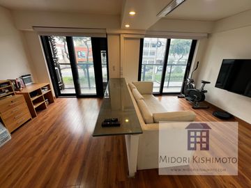 Flat en Cesar Vallejo y Arenales Altura Tip top