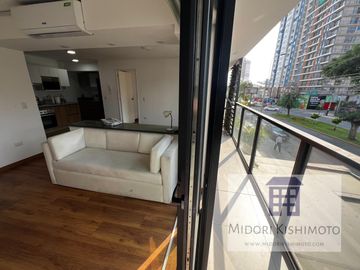 Flat en Cesar Vallejo y Arenales Altura Tip top