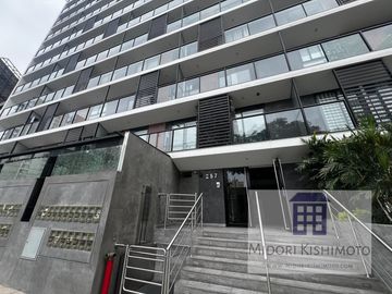 Flat en Cesar Vallejo y Arenales Altura Tip top