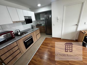 Flat en Cesar Vallejo y Arenales Altura Tip top