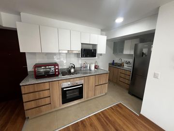 Flat en Cesar Vallejo y Arenales Altura Tip top