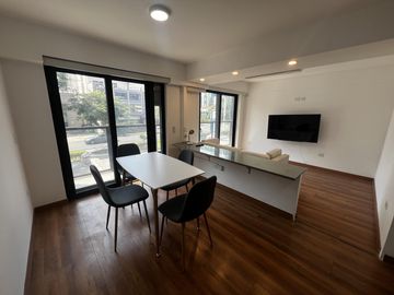 Flat en Cesar Vallejo y Arenales Altura Tip top