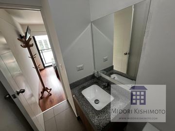 Flat en Cesar Vallejo y Arenales Altura Tip top