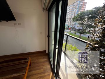 Flat en Cesar Vallejo y Arenales Altura Tip top