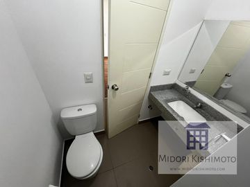 Flat en Cesar Vallejo y Arenales Altura Tip top