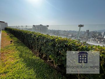 Flat en Cesar Vallejo y Arenales Altura Tip top