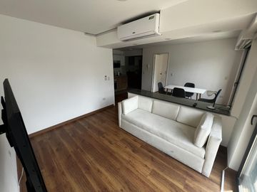 Flat en Cesar Vallejo y Arenales Altura Tip top
