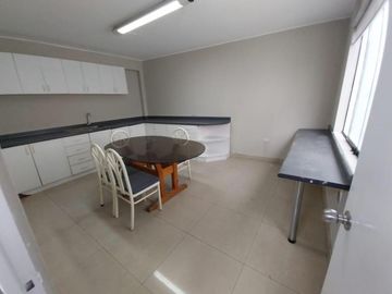 Se Alquila Edificio De 6 Pisos Para Oficinas En Magdalena Del Mar