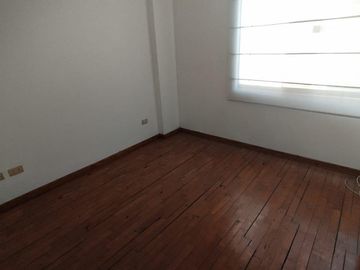 Departamento en 2° piso en exclente zona cerca parque - Surco