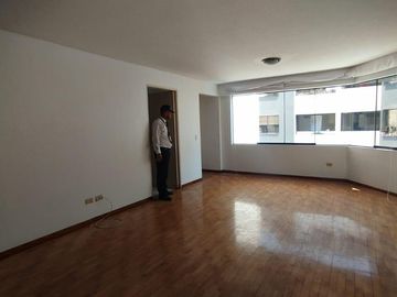 Departamento en 2° piso en exclente zona cerca parque - Surco
