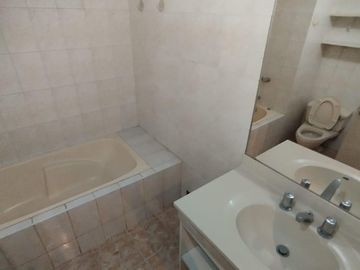 Departamento en 2° piso en exclente zona cerca parque - Surco