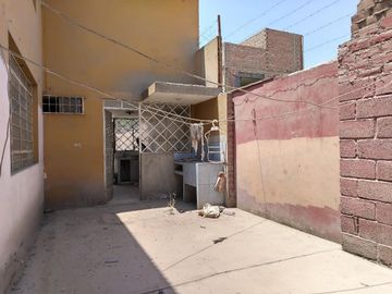 Casa de dos pisos cerca a parques en Carabayllo