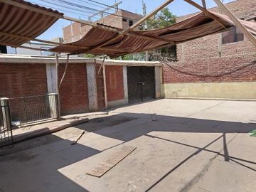 Casa de dos pisos cerca a parques en Carabayllo