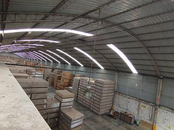 En Venta Amplio Local Industrial al costado de Tottus en Villa Maria del Triunfo