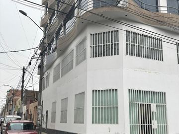 ALQUILO LOCAL COMERCIAL A 2 CDRAS DEL MERCADO CAQUETA