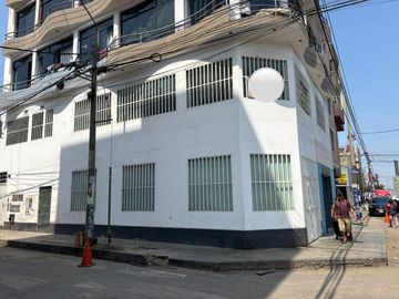 ALQUILO LOCAL COMERCIAL A 2 CDRAS DEL MERCADO CAQUETA