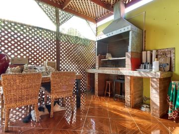 Casa 4 dormitorios Jardines del Sur