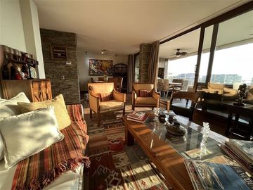 Departamento 4 Dormitorios En Venta En Las Condes