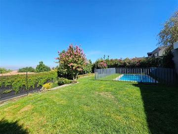 Casa en Venta en Condominio Los Bosques