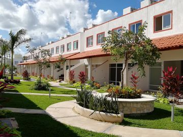 Casa en  Venta en Playa del Carmen 3habitaciones 3 baños 2 platas y Roof