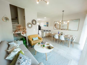 Casa en  Venta en Playa del Carmen 3habitaciones 3 baños 2 platas y Roof