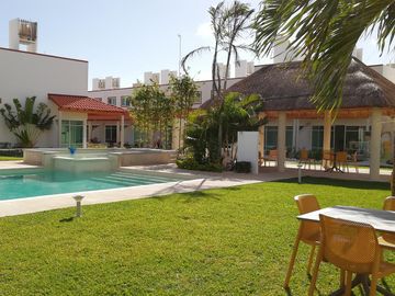 Casa en  Venta en Playa del Carmen 3habitaciones 3 baños 2 platas y Roof