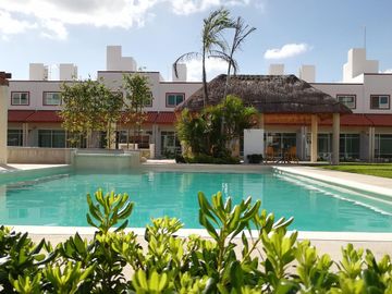Casa en  Venta en Playa del Carmen 3habitaciones 3 baños 2 platas y Roof