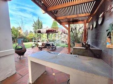 Gran Oportunidad !!  Excelente Casa en Piedra Roja