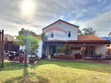 Gran Oportunidad !!  Excelente Casa en Piedra Roja