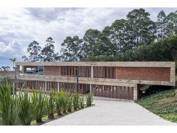 Venta De Casa En Envigado, Loma Del Chocho