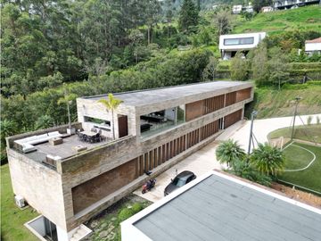 Venta De Casa En Envigado, Loma Del Chocho