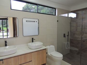 CASA EN ARRIENDO VENTA EN LA CEJA SECTOR VIA SAN ANTONIO