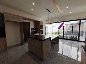 Fracc. Castaños del Vergel -CARRETERA NACIONAL- Casa VENTA Zona Sur MONTERREY