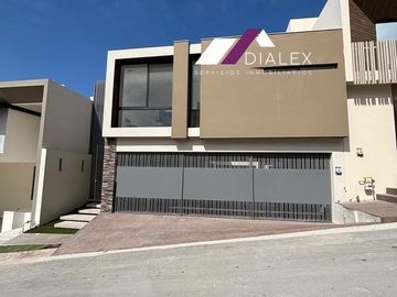 Fracc. Castaños del Vergel -CARRETERA NACIONAL- Casa VENTA Zona Sur MONTERREY