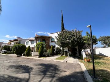 Casa en Venta en Claustros del Río, San Juan del Río, Querétaro.