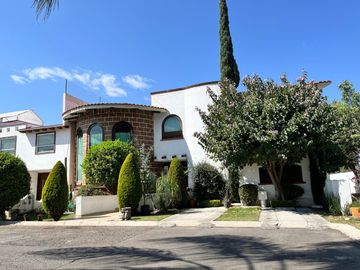 Casa en Venta en Claustros del Río, San Juan del Río, Querétaro.