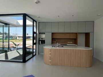 Casa -en venta en Everlinks Golf, Lujan