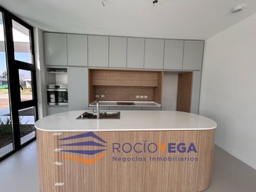 Casa -en venta en Everlinks Golf, Lujan