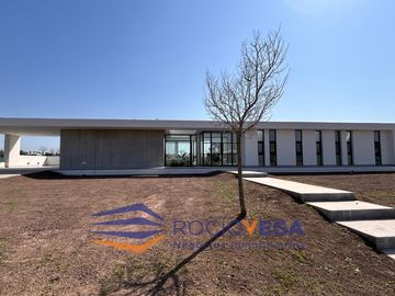 Casa -en venta en Everlinks Golf, Lujan