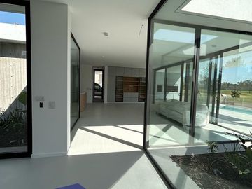 Casa -en venta en Everlinks Golf, Lujan