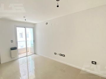 Departamento 2 Ambientes - Balcón - Ituzaingó Norte Centro