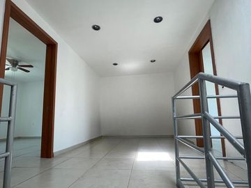 Casa a espaldas de la prepa  Tec Santa Anita