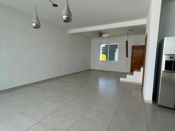 Casa a espaldas de la prepa  Tec Santa Anita