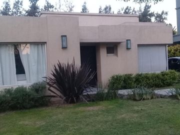 Casa en venta en Santa María de Los Olivos