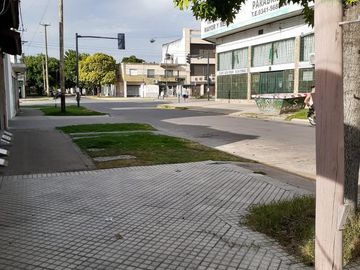 Casa y departamento - VENTA - Bella Vista