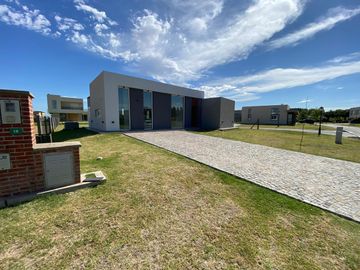 Casa en Barrio San Felipe, Canning