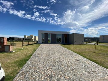 Casa en Barrio San Felipe, Canning