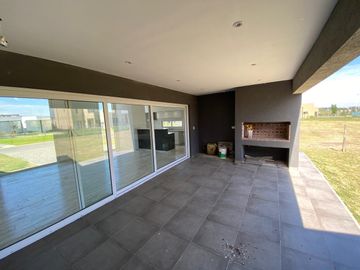 Casa en Barrio San Felipe, Canning
